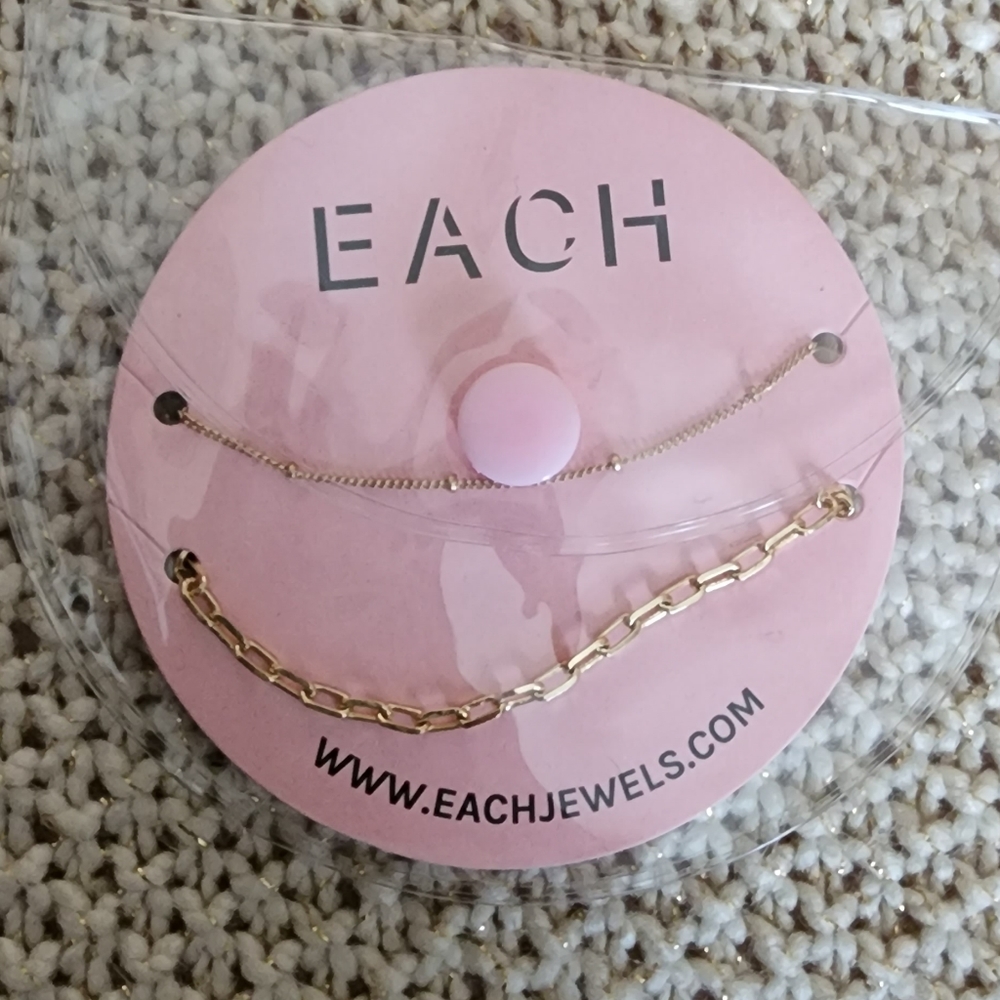 EACH Gold plated necklaces (2 necklaces)